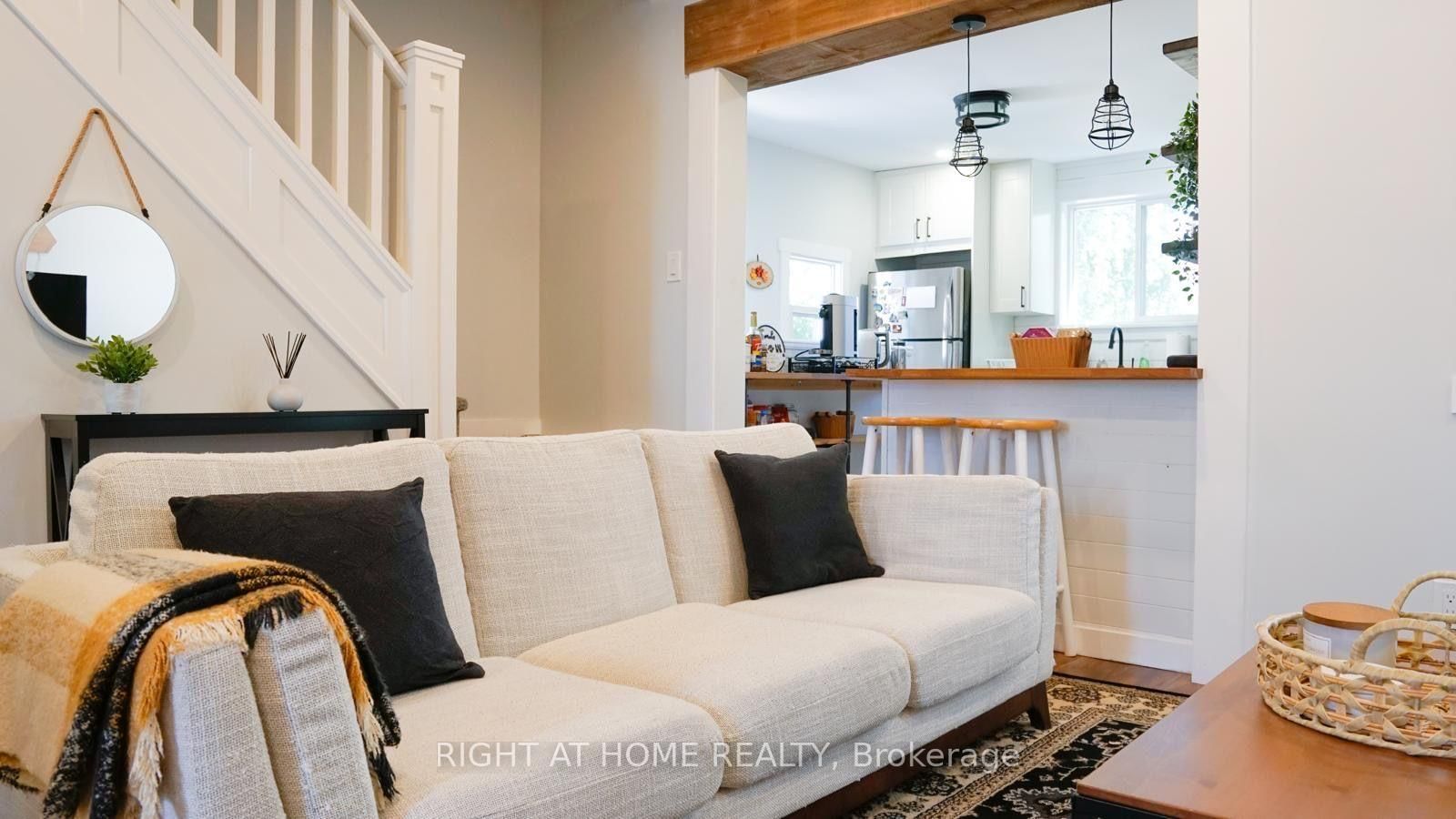 110 Cameron Avenue N • Hamilton, ON photo 11