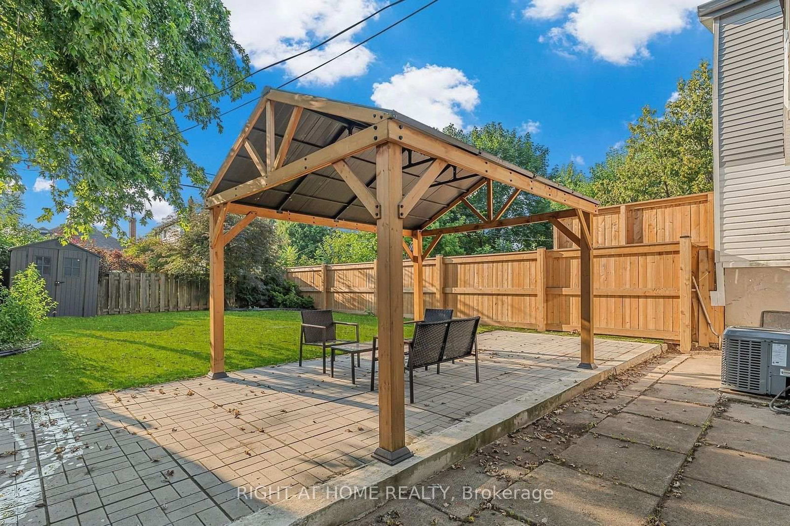 110 Cameron Avenue N • Hamilton, ON photo 27