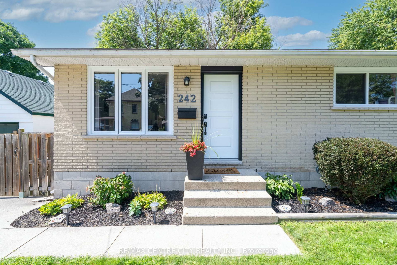 242 Rapley Street • Strathroy-Caradoc, ON photo 11
