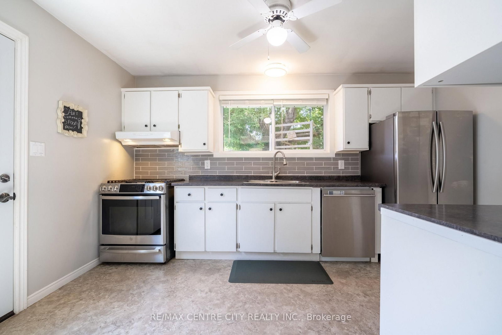 242 Rapley Street • Strathroy-Caradoc, ON photo 15