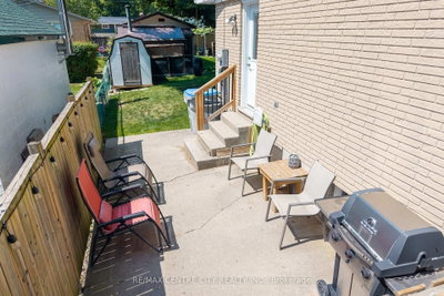 242 Rapley Street • Strathroy-Caradoc, ON photo 4