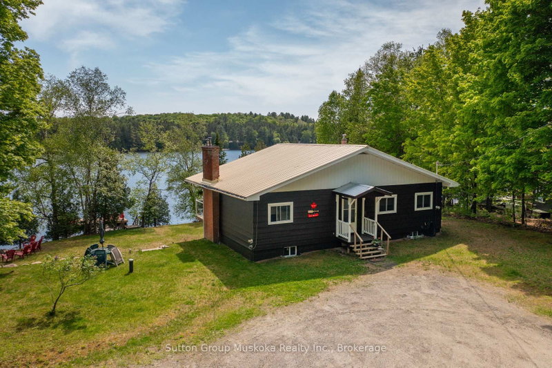 562 and 568 East Waseosa Lake Road E