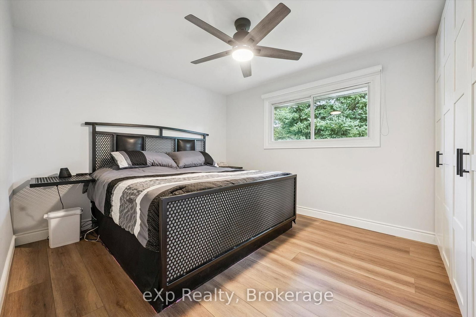 18 Eleanor Crt, Guelph, view 11