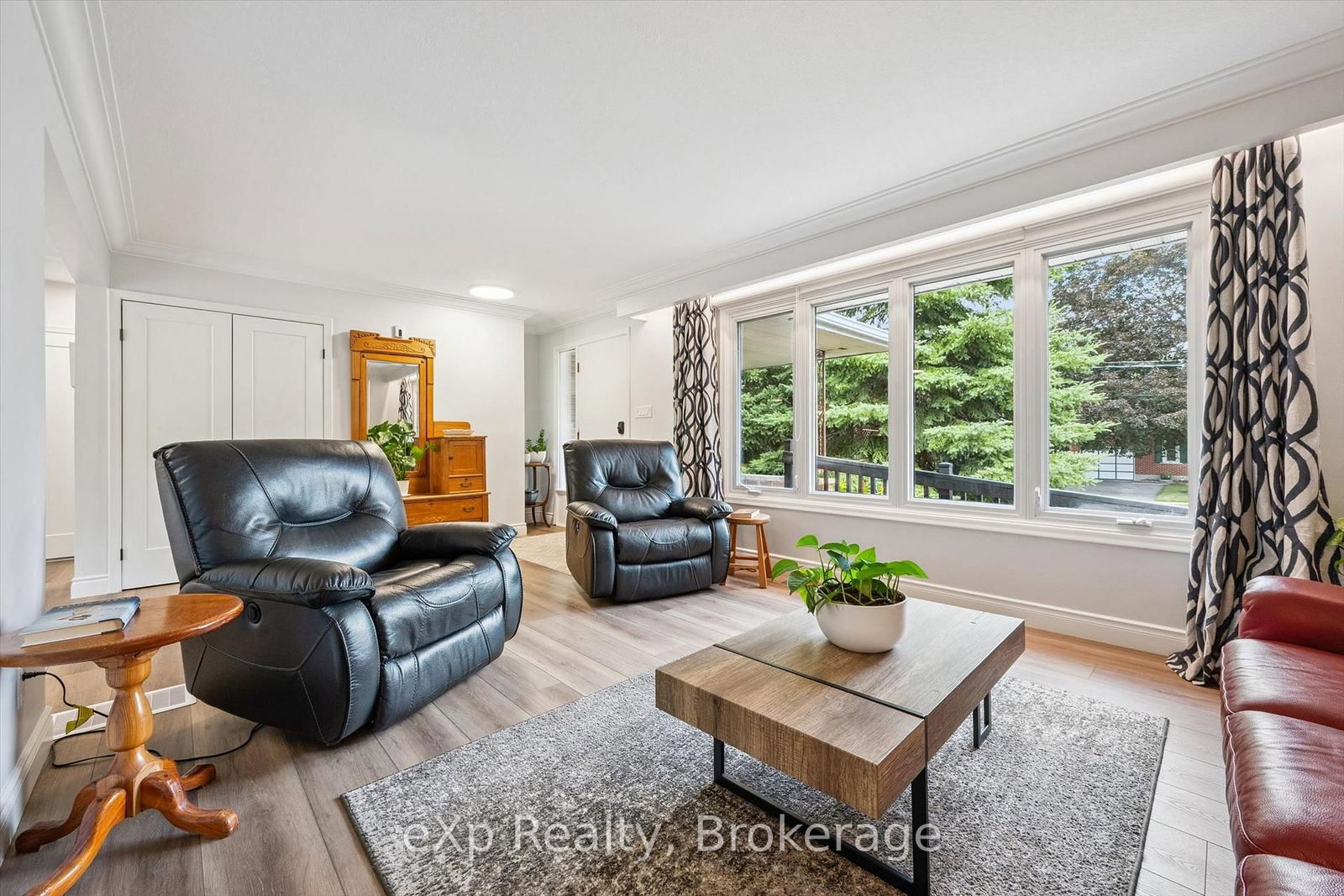 18 Eleanor Crt, Guelph, view 5