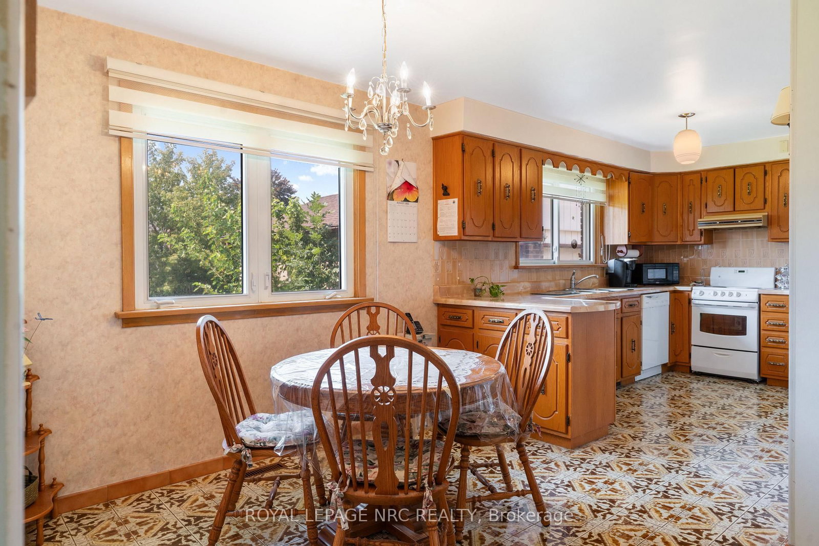 7427 Merritt Avenue • Niagara Falls, ON photo 10