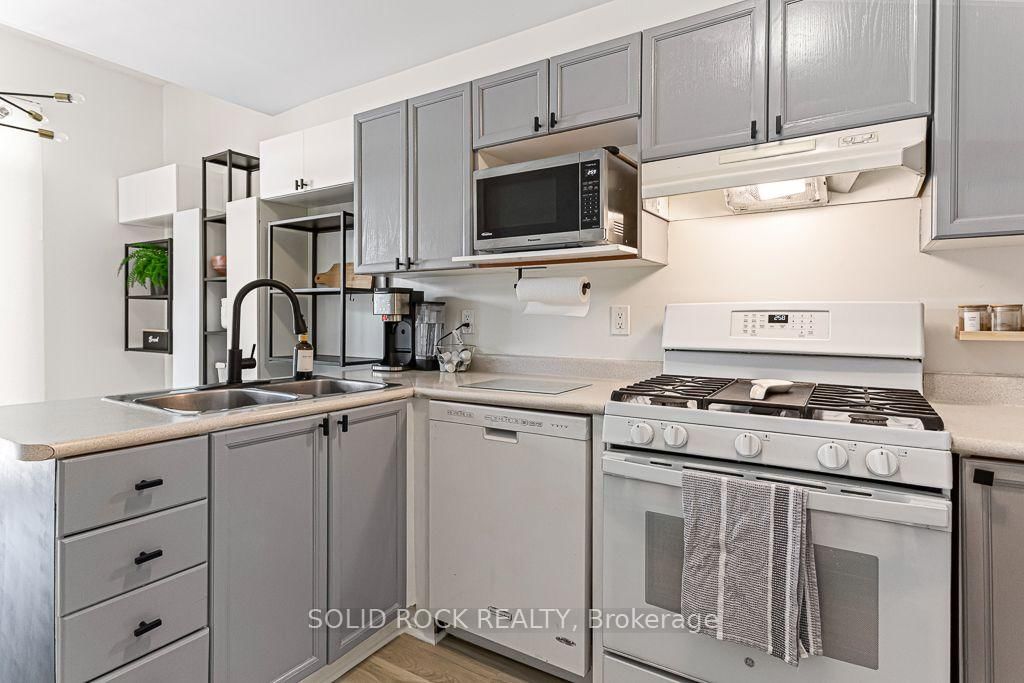 49 Longshire Circle • Ottawa, ON photo 12