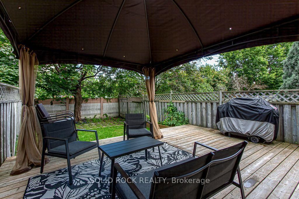 49 Longshire Circle • Ottawa, ON photo 30