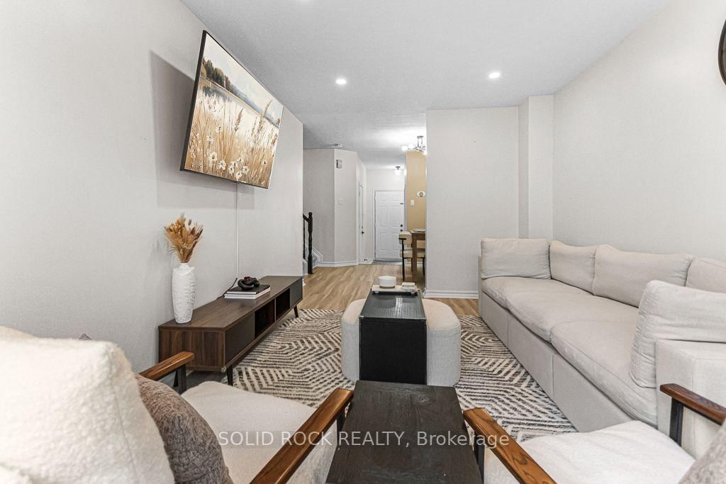 49 Longshire Circle • Ottawa, ON photo 9