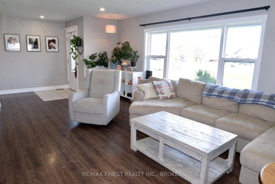 3616 Perth Road • Inverary, ON photo 5