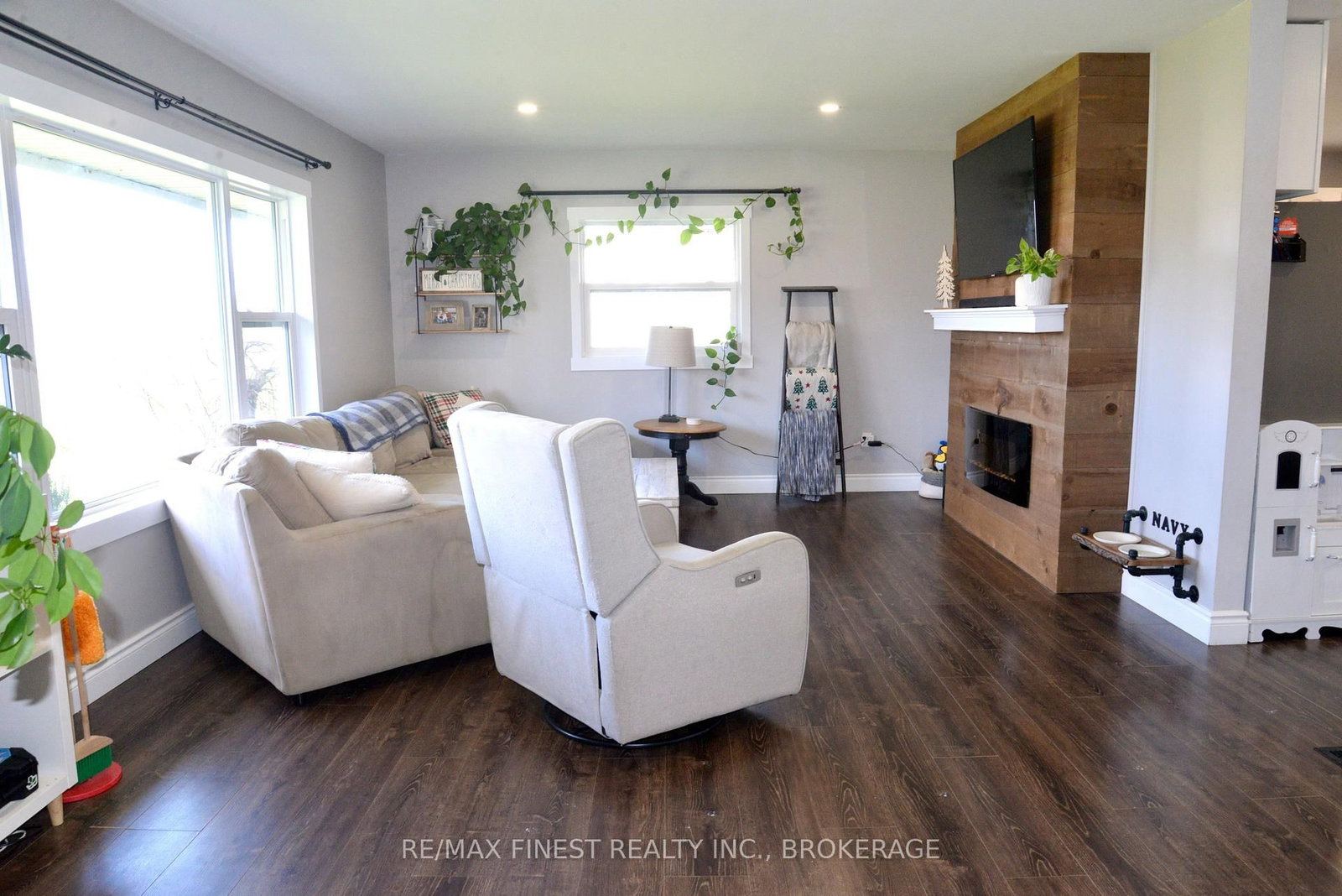 3616 Perth Road • Inverary, ON photo 8