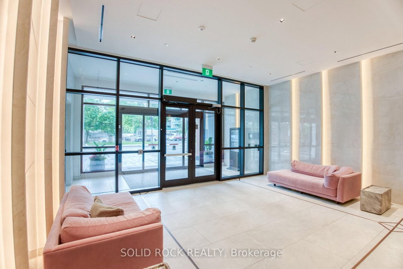306 - 560 Rideau Street