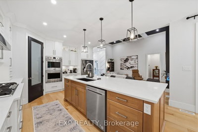 61 Ashby Crescent • Strathroy-Caradoc, ON photo 5