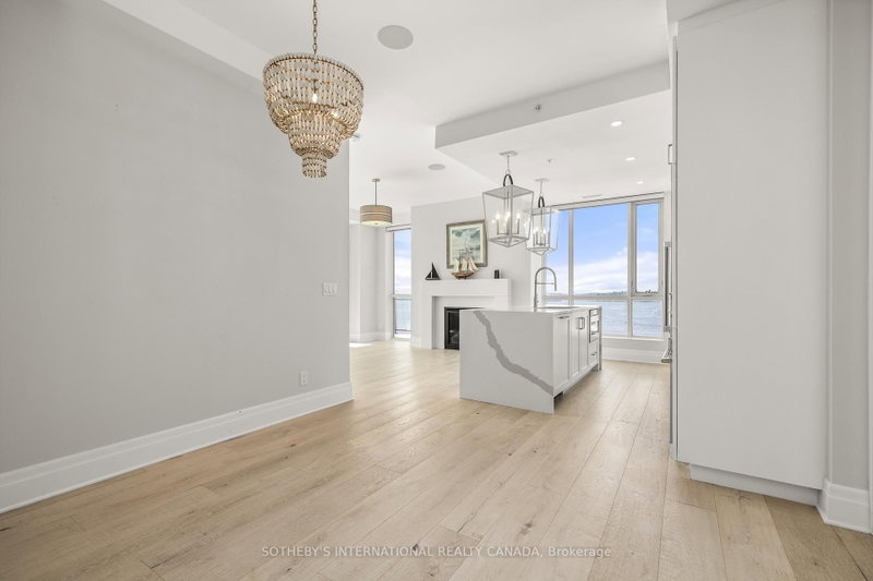606 - 129A South Street