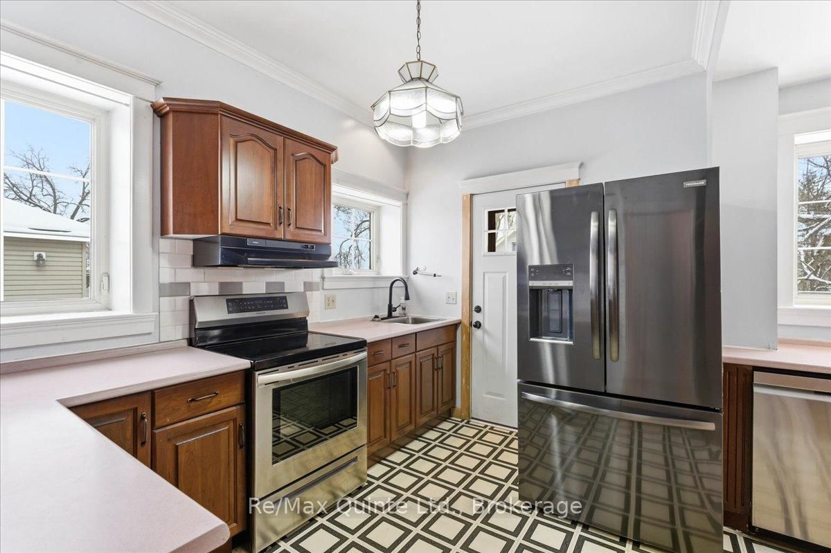 219 East Street • Greater Napanee, ON photo 26