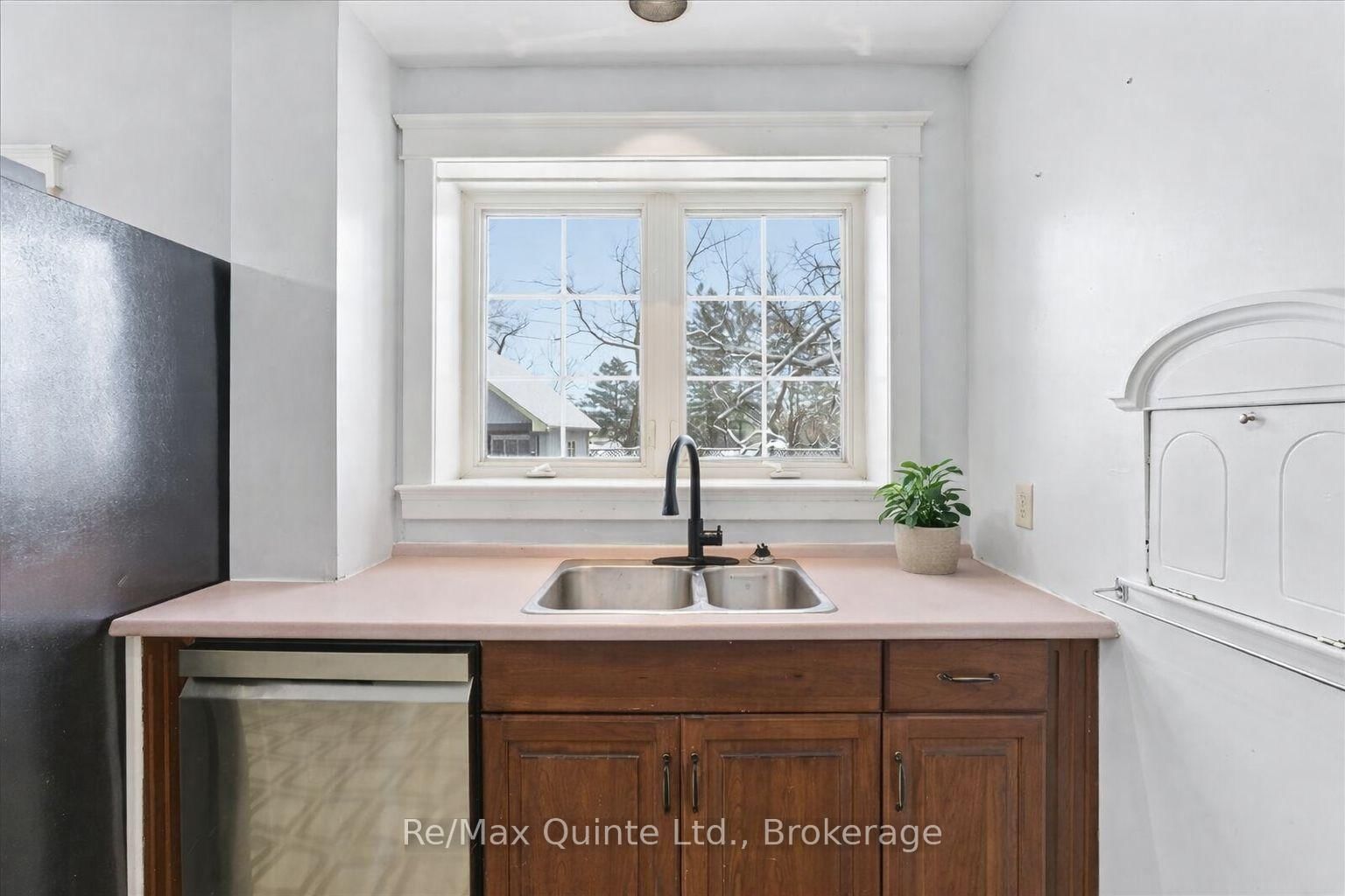 219 East Street • Greater Napanee, ON photo 29