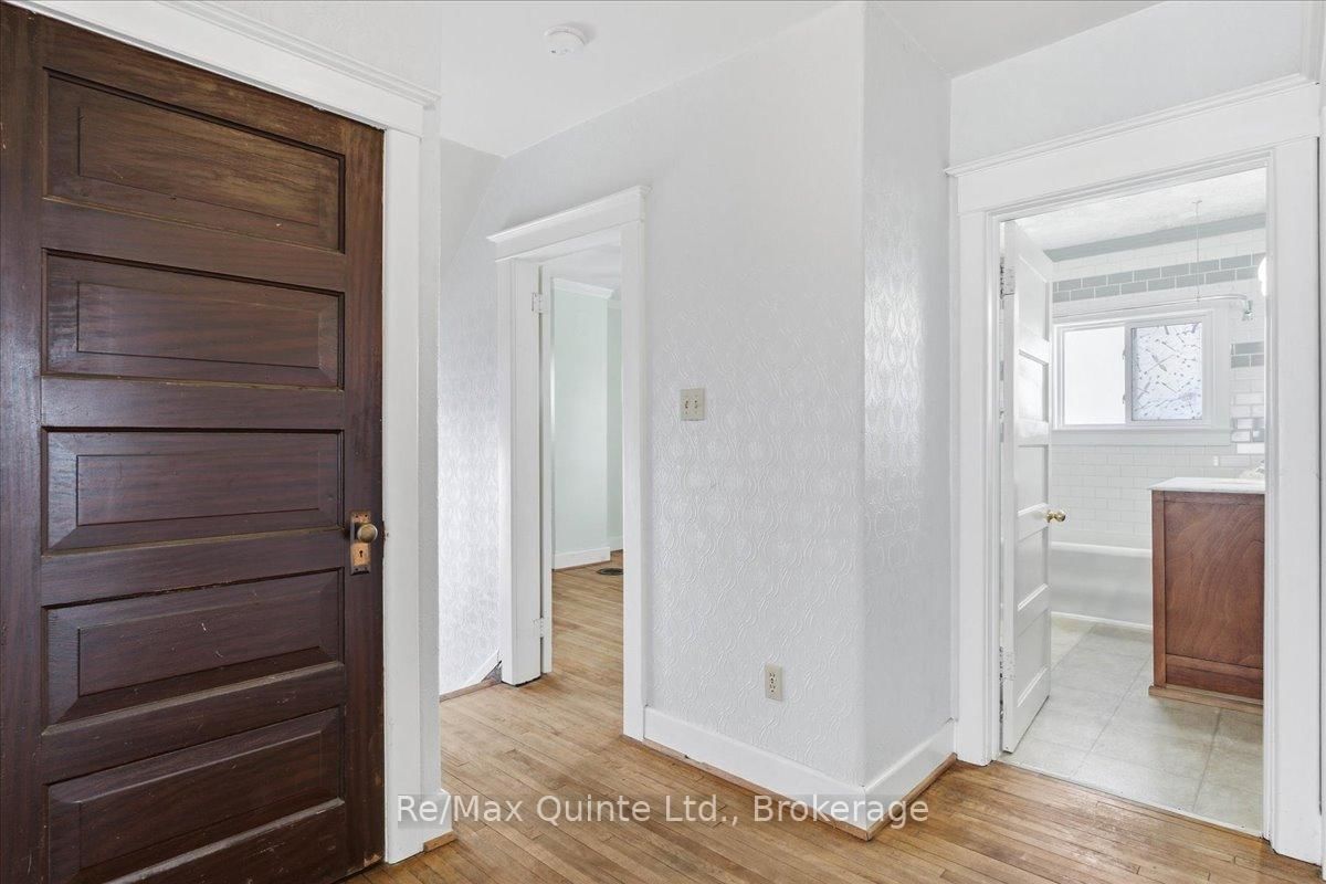 219 East Street • Greater Napanee, ON photo 37