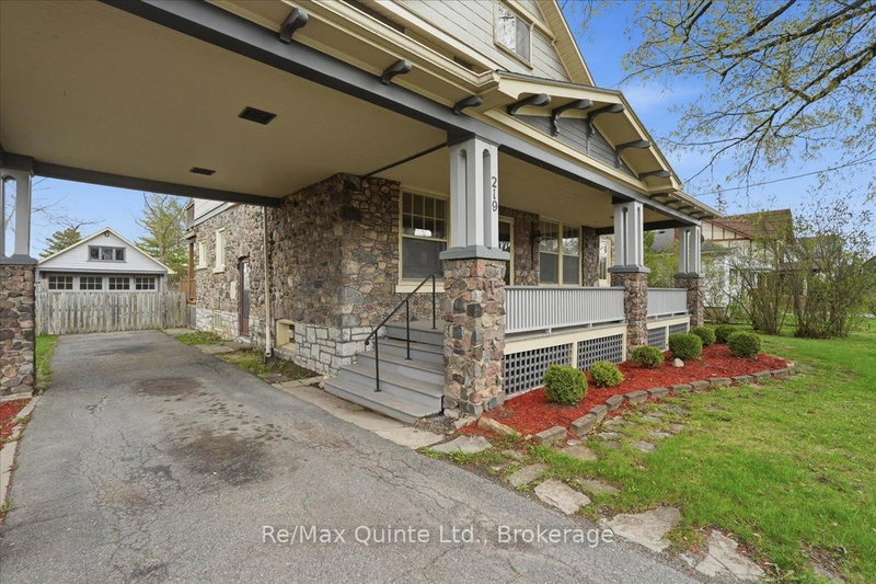 219 East St photo 5