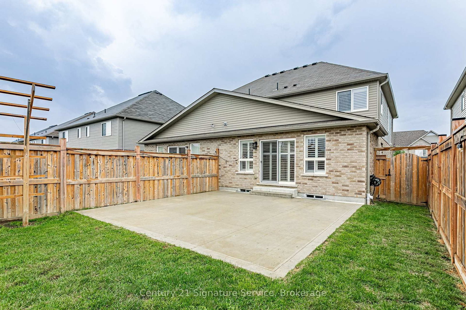 27 Freer Drive • North Dumfries, ON photo 36