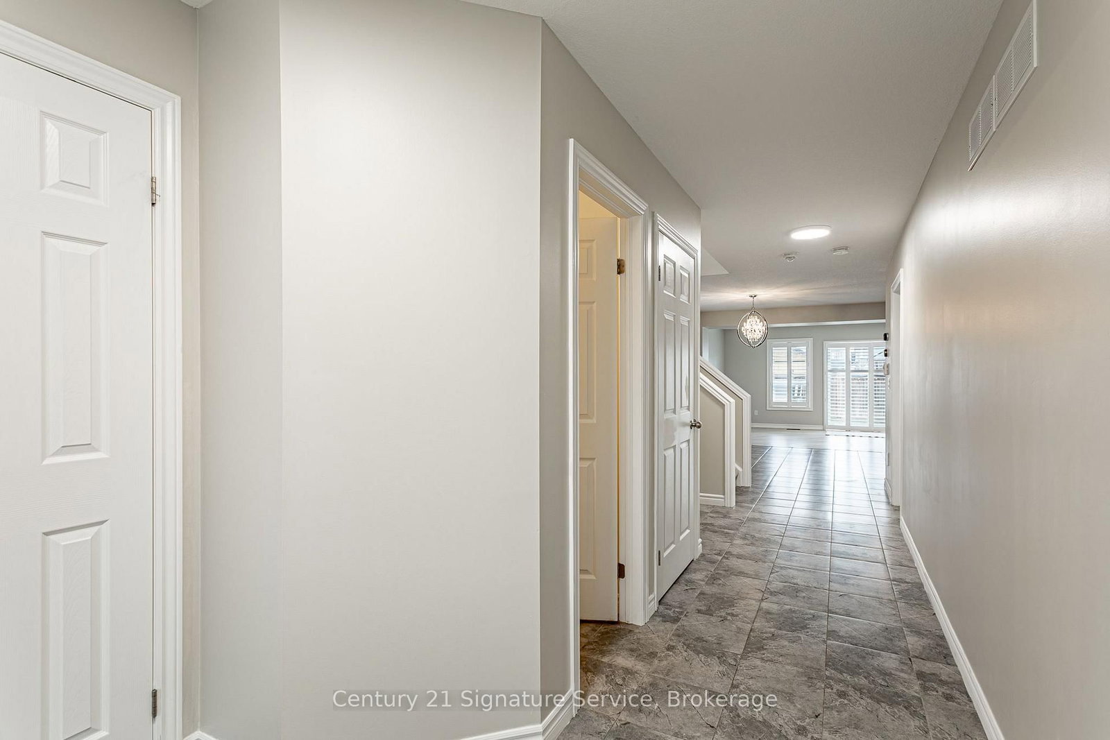 27 Freer Drive • North Dumfries, ON photo 6