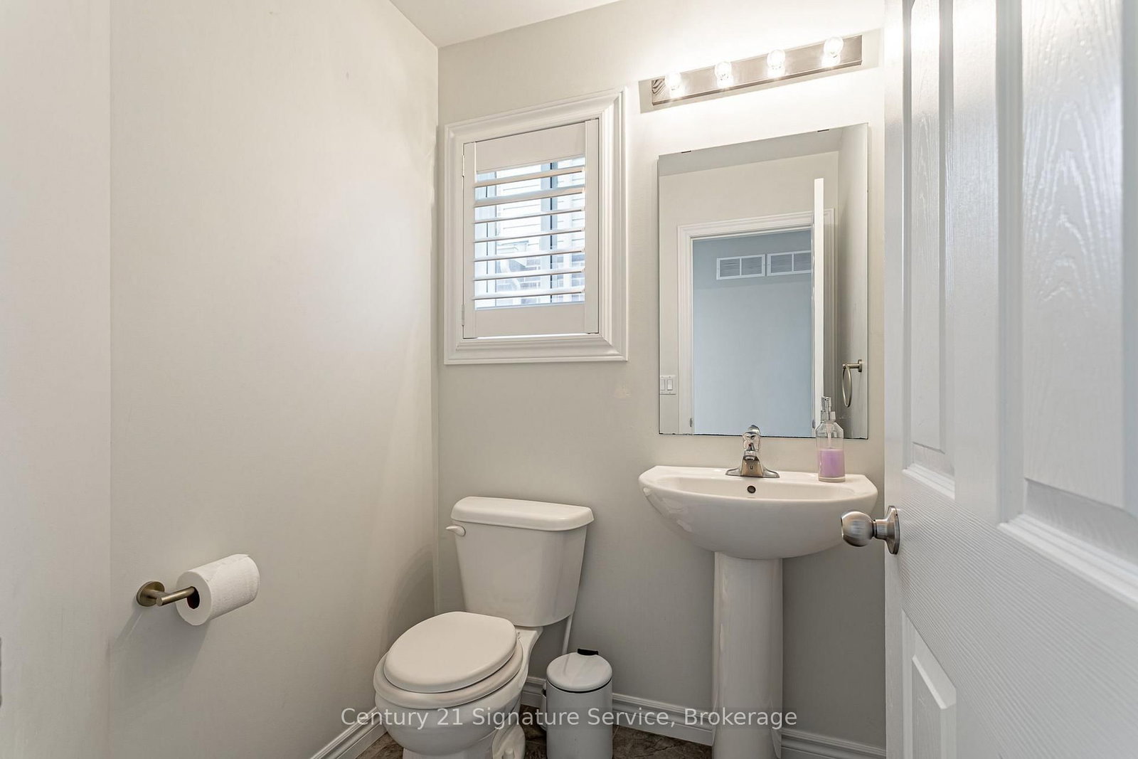 27 Freer Drive • North Dumfries, ON photo 8