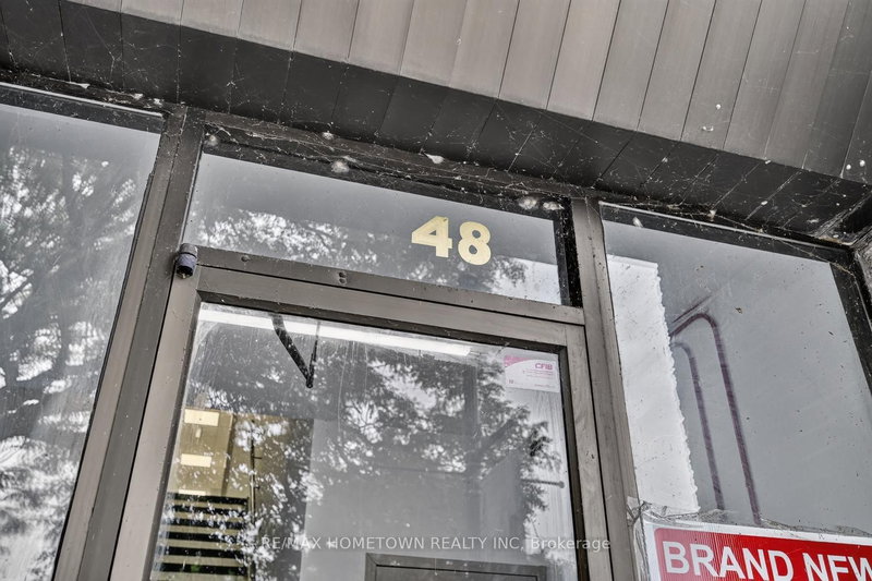 206 - 48 King Street E