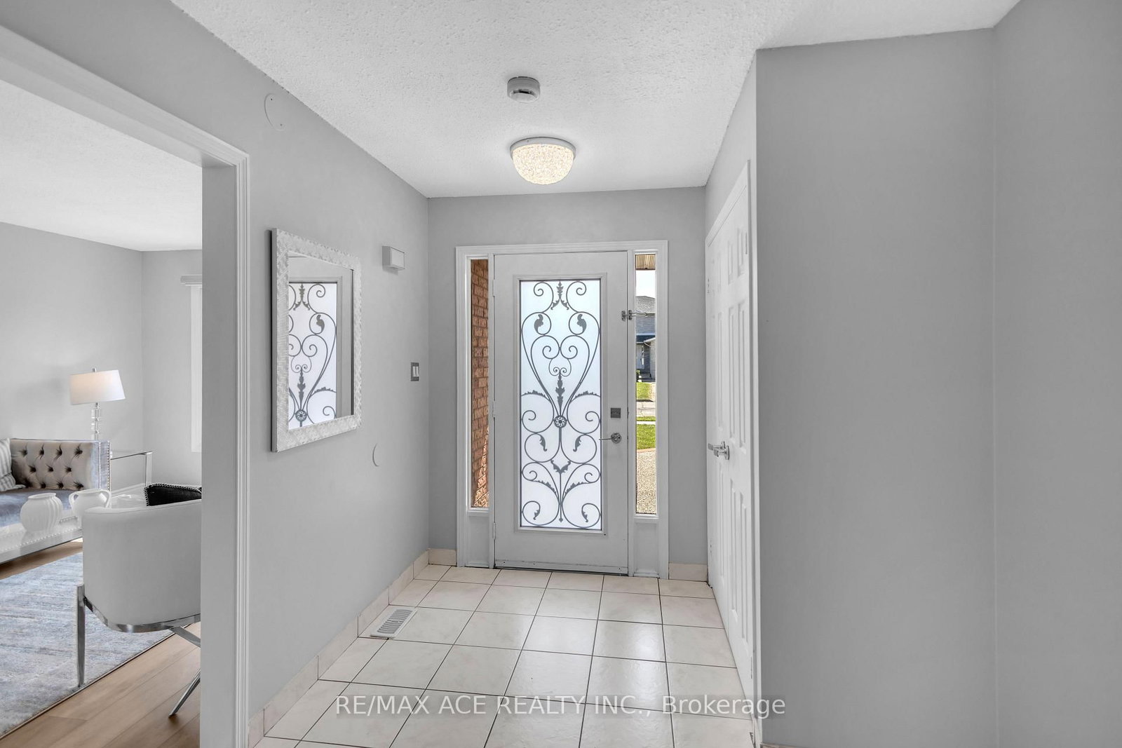 31 Vega Crescent • Hamilton, ON photo 12