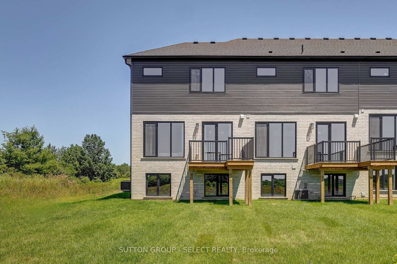 39 Optimist Drive • Southwold, ON photo 30