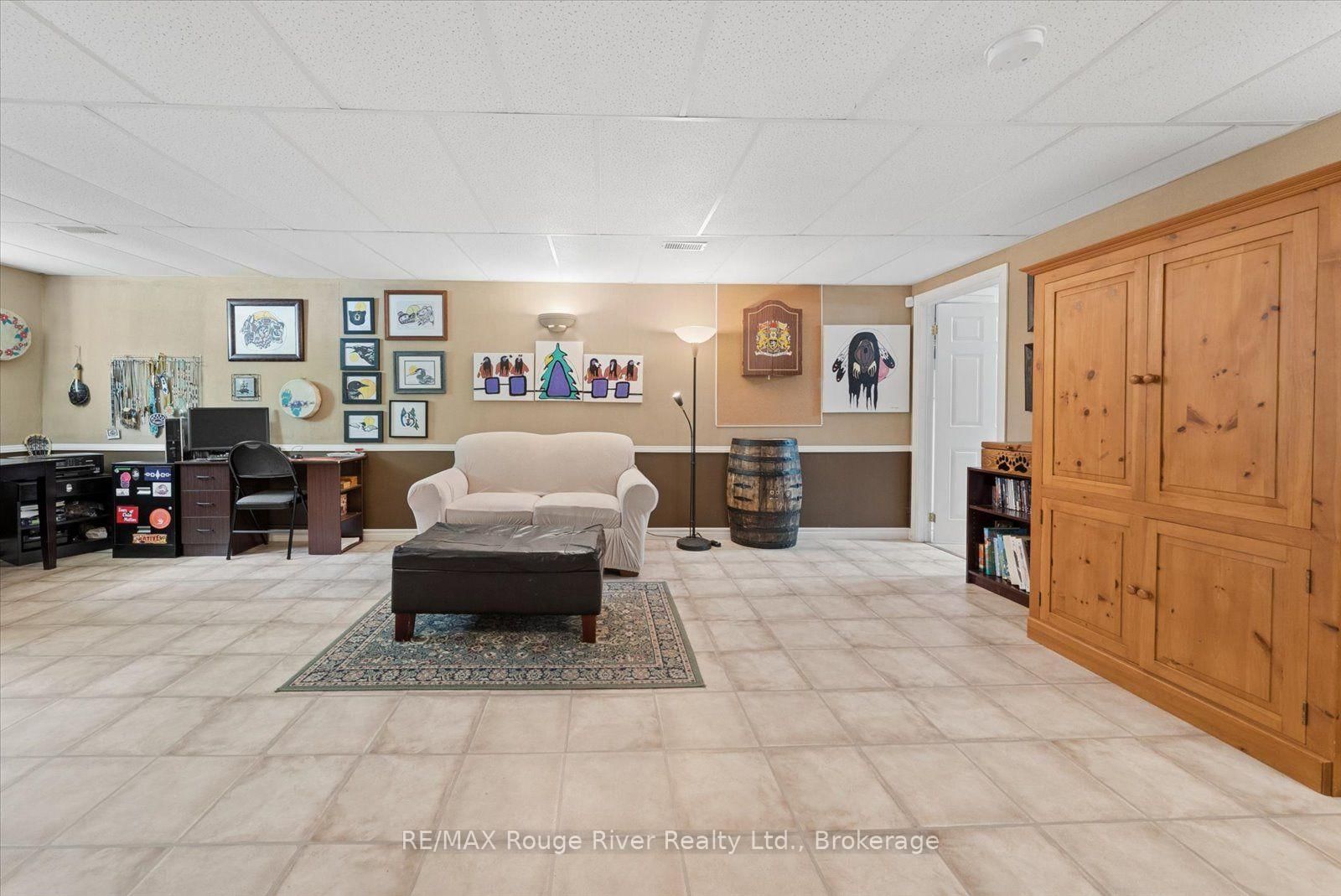 32 South Maloney Street • Limoges, ON photo 16