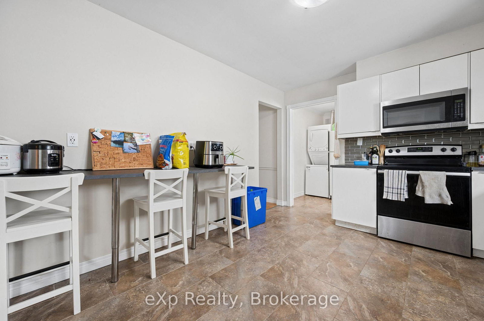 39 Keats Cres, Guelph, view 9