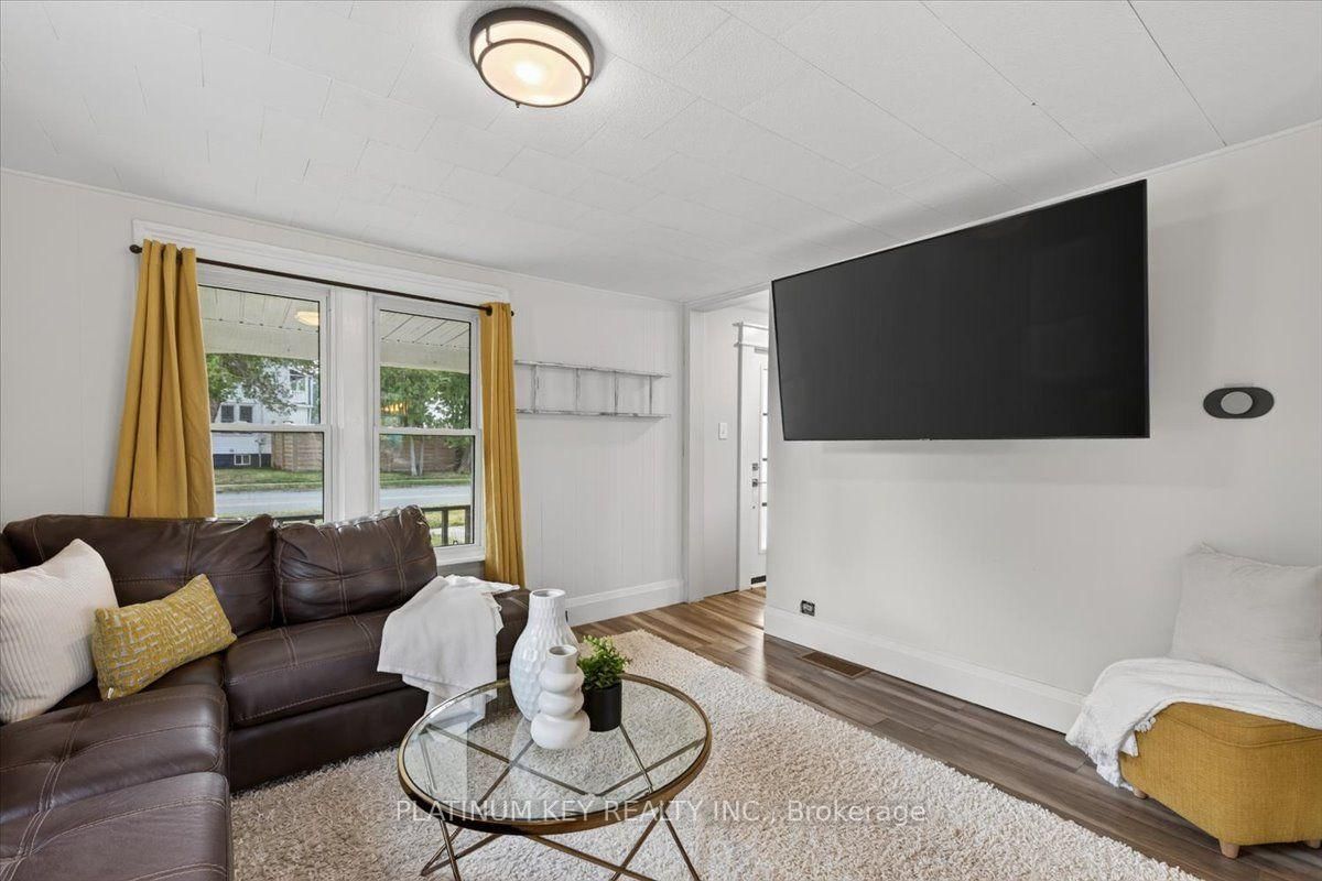 8624 Glendon Drive • Strathroy-Caradoc, ON photo 6