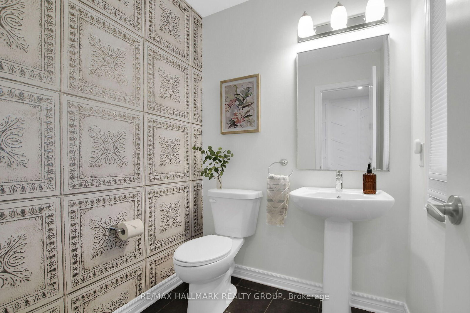 636 Eagle Crest Heights • Ottawa, ON photo 6