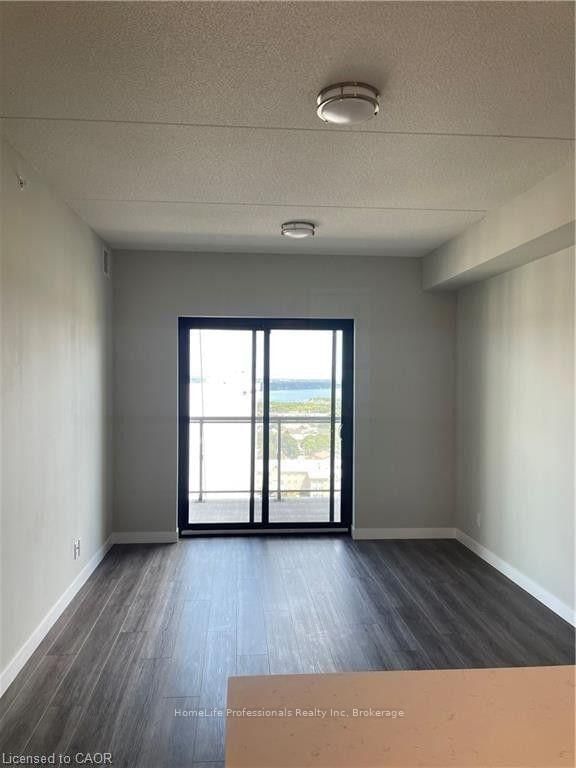 1410 - 15 Queen Street S