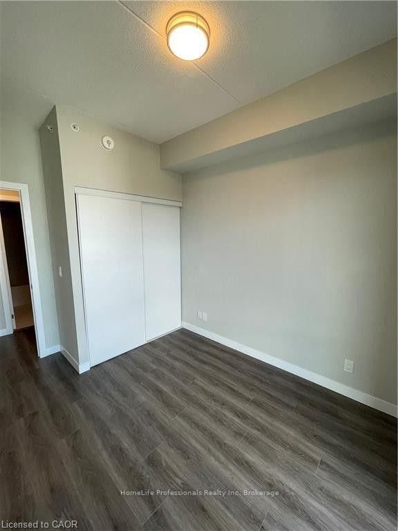 1410 - 15 Queen Street S