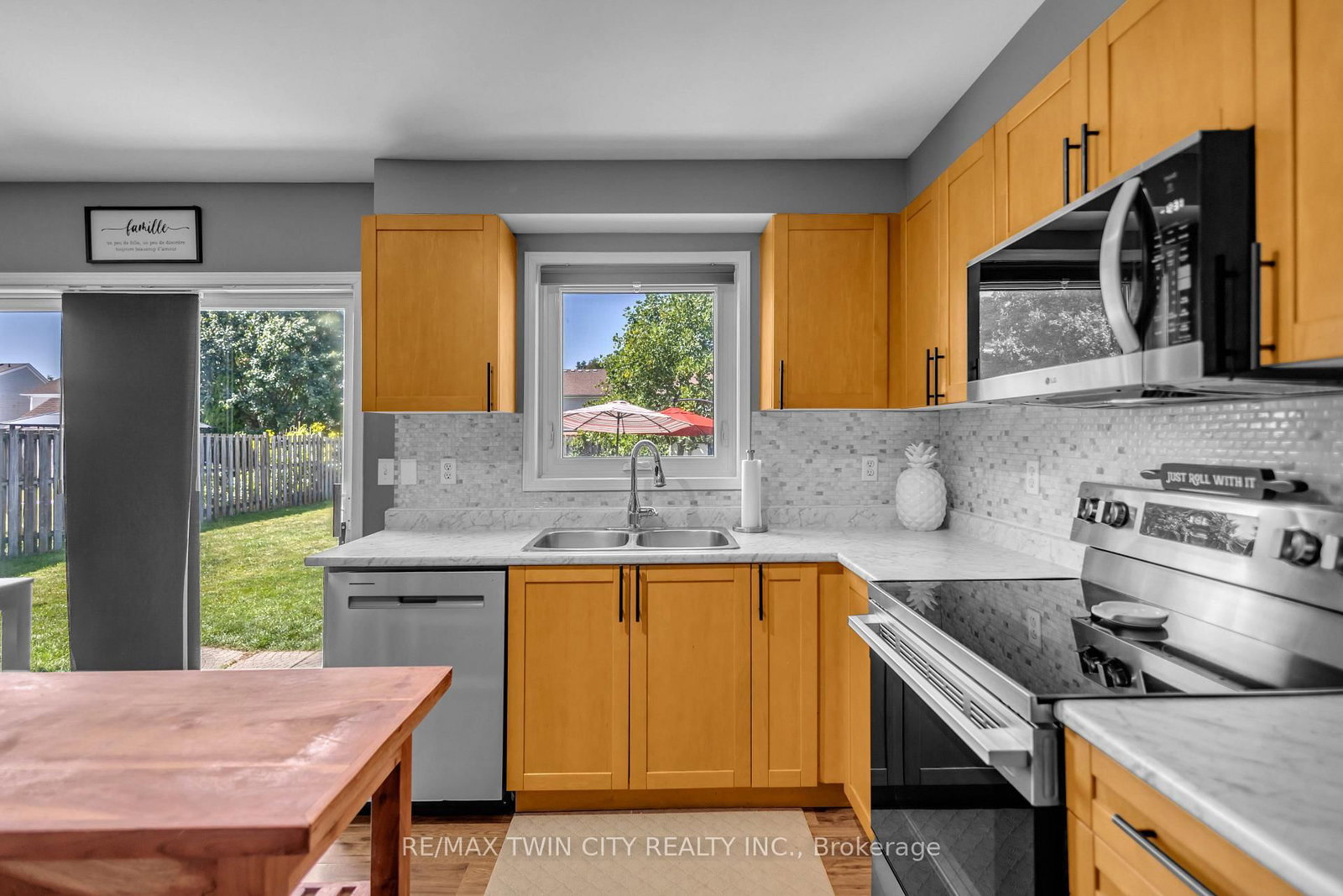 30 Stowe Terrace • Brantford, ON photo 12