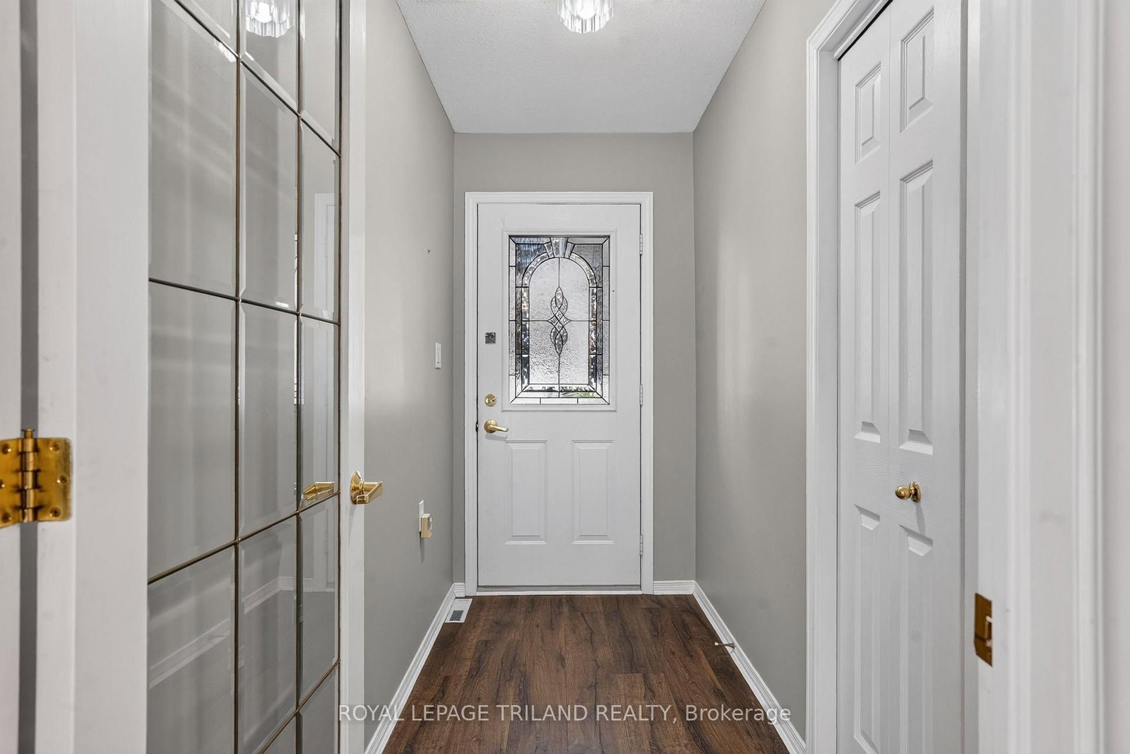 52 Ilderbrook Circle • Middlesex Centre, ON photo 3