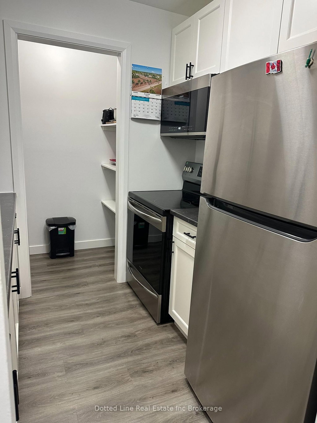208 - 91 Spruce Street W 3
