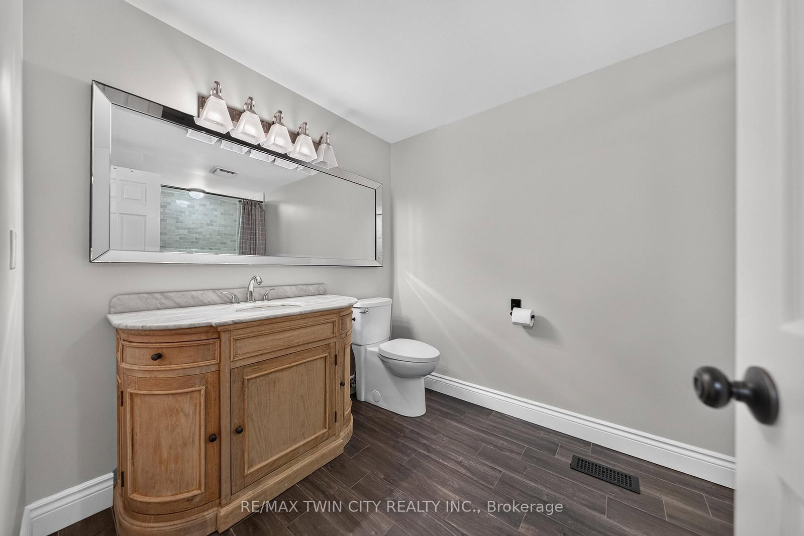 50 Roehampton Court • Kitchener, ON photo 33