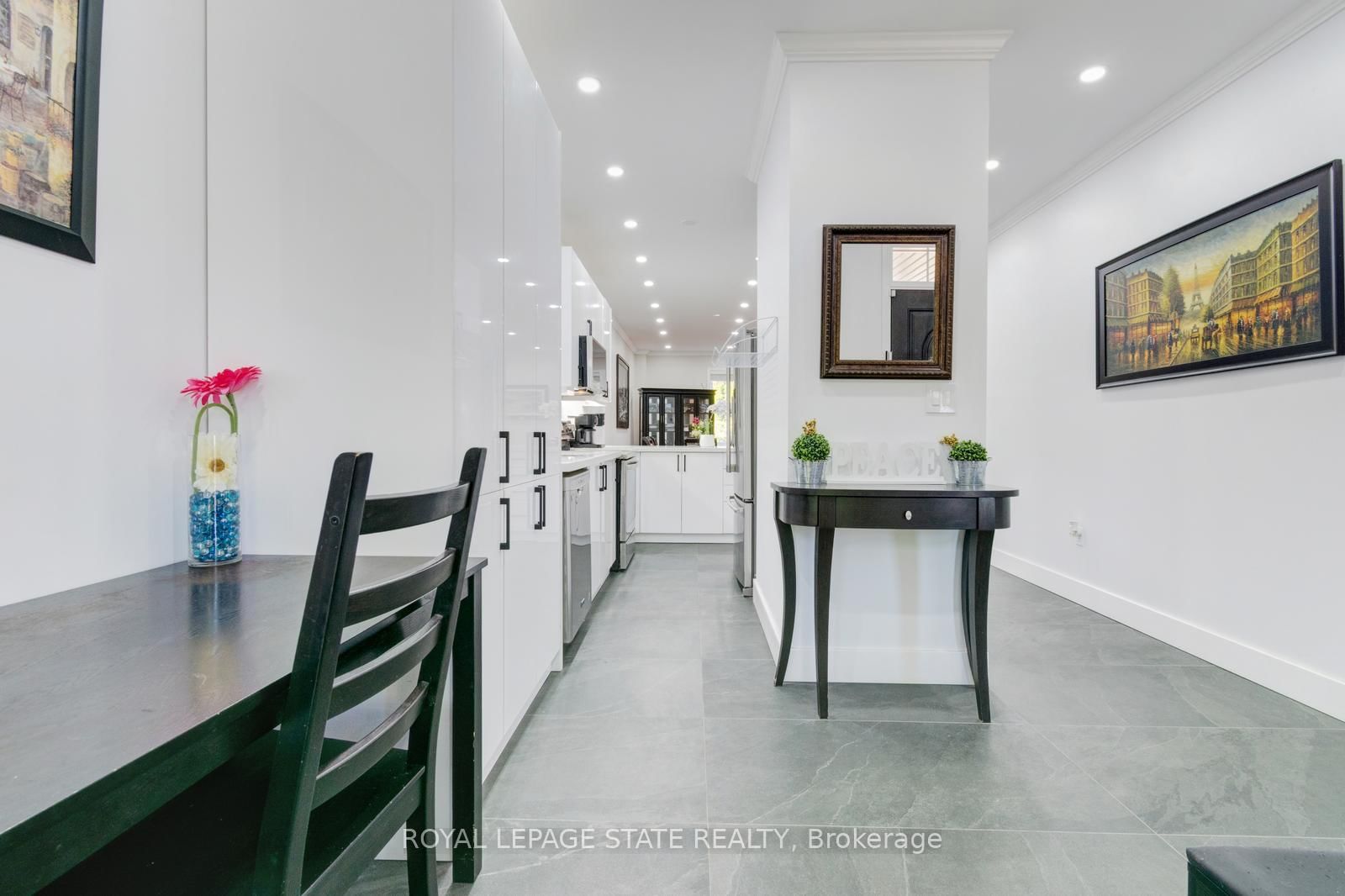 33 Panorama Way • Hamilton, ON photo 5
