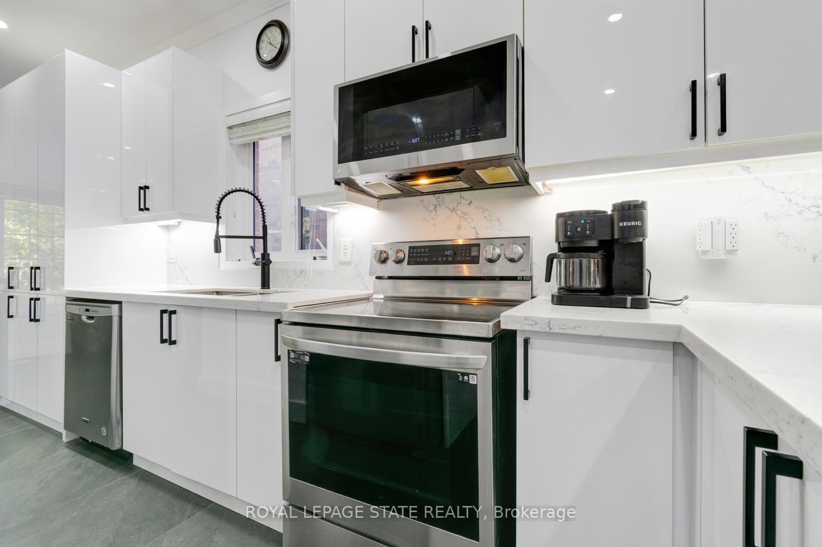 33 Panorama Way • Hamilton, ON photo 9
