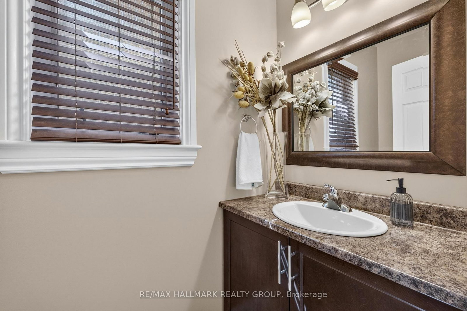 856 Norton Avenue • Ottawa, ON photo 15