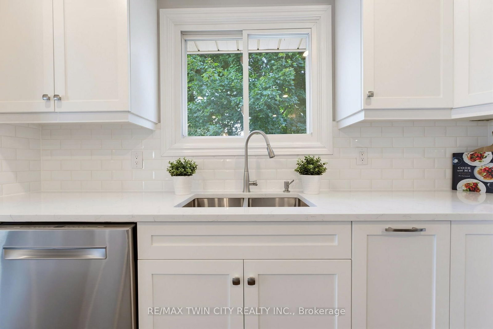20 Clover Court • Brant, ON photo 10