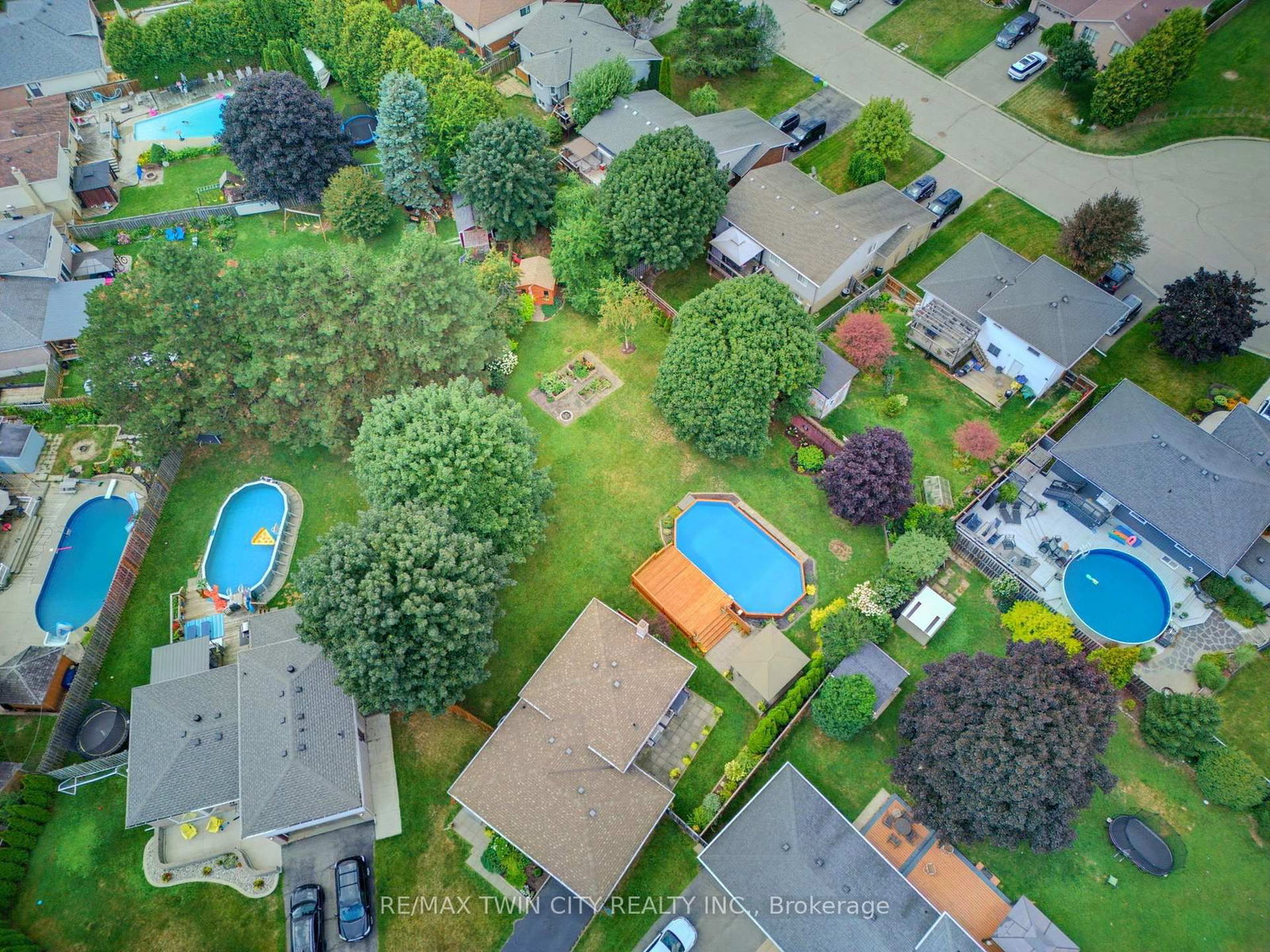 20 Clover Court • Brant, ON photo 40