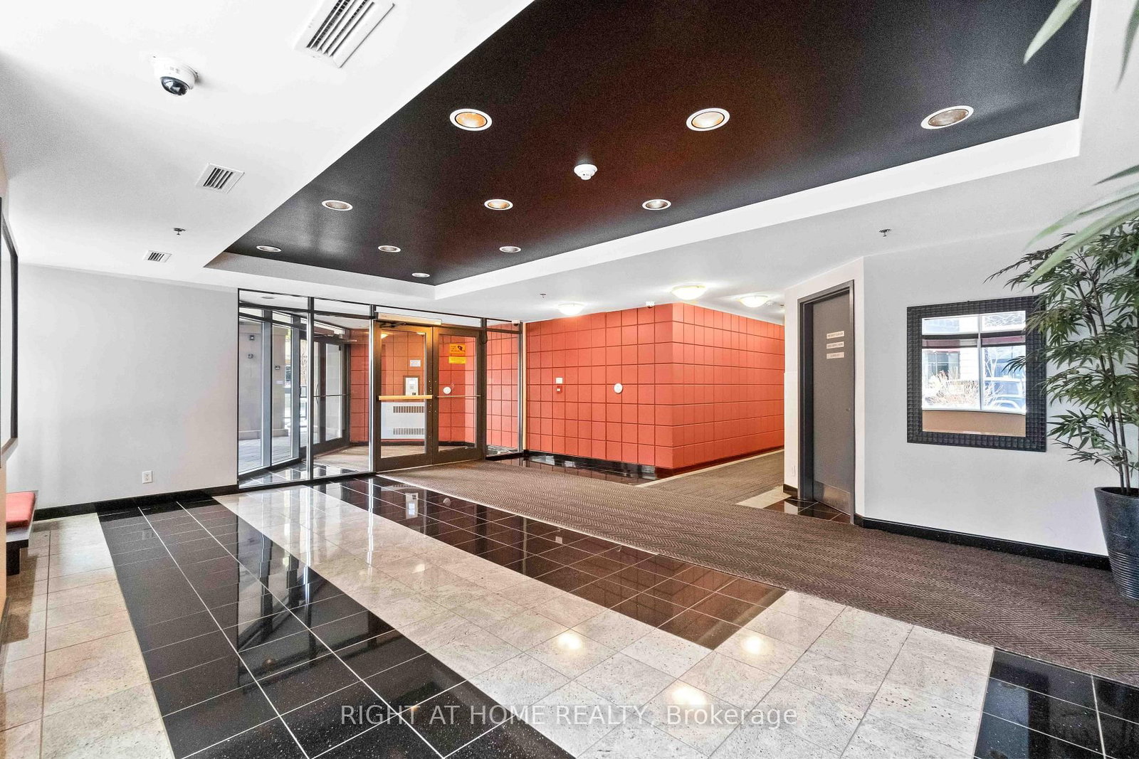 445 Laurier Avenue W • #701 • Ottawa, ON photo 4