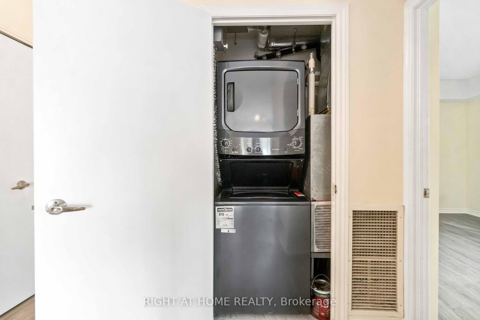 445 Laurier Avenue W • #701 • Ottawa, ON photo 9