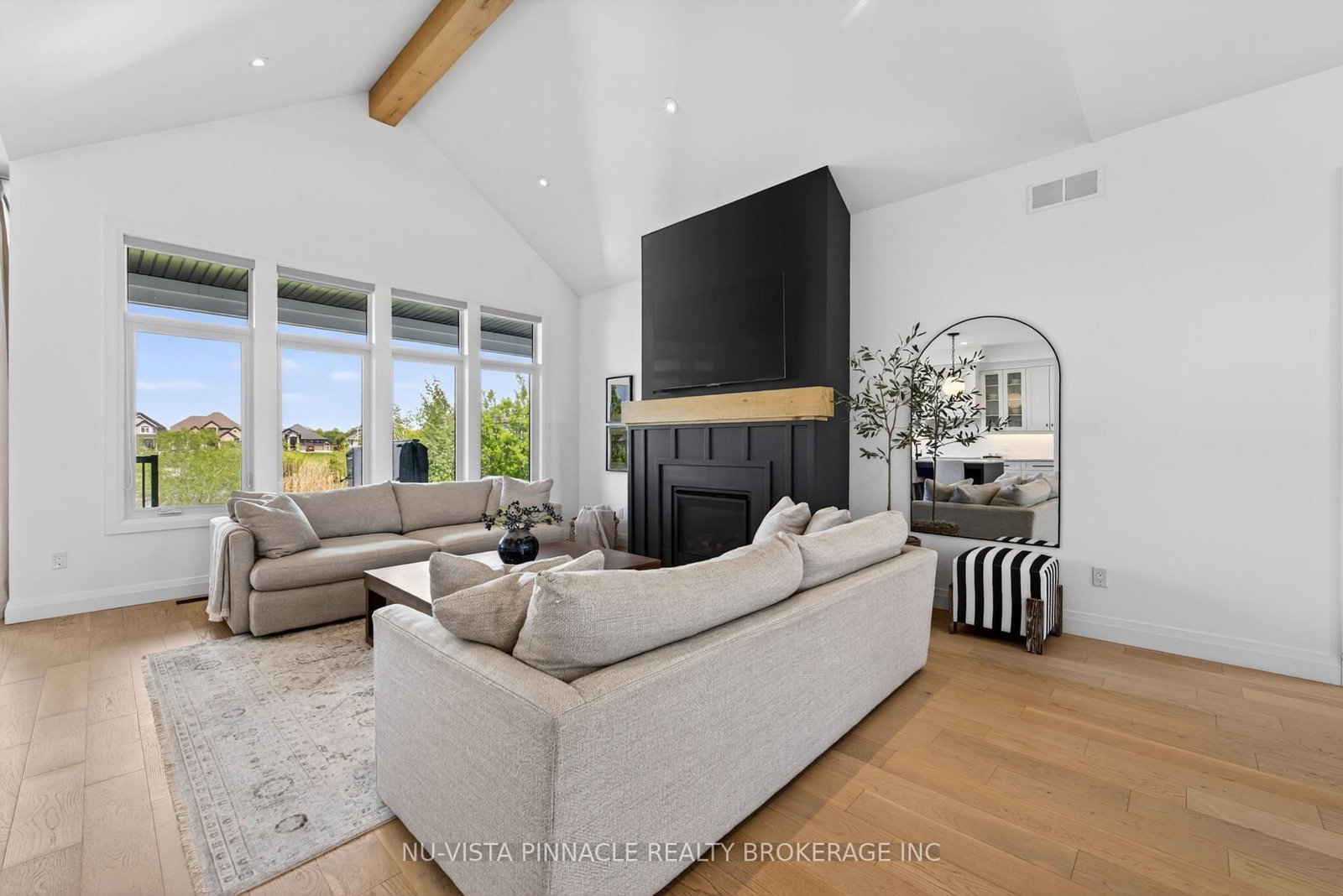 2572 LUCAS Avenue • Strathroy-Caradoc, ON photo 11