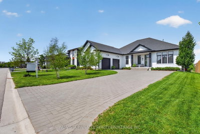 Detached House for sale at 2572 LUCAS Avenue, Strathroy-Caradoc, Ontario, N0L 1W0 - Mount Brydges - MLS: X13706038