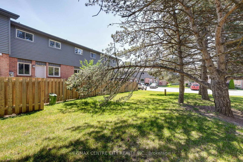 41 - 1443 Huron Street