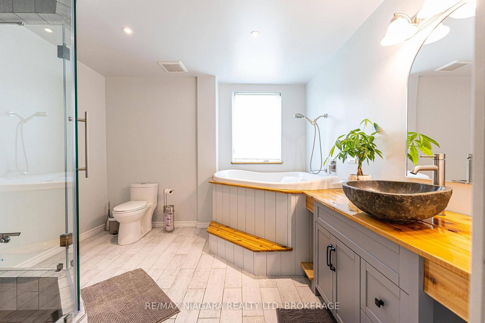 13693 Niagara River Parkway • Niagara Falls, ON photo 25