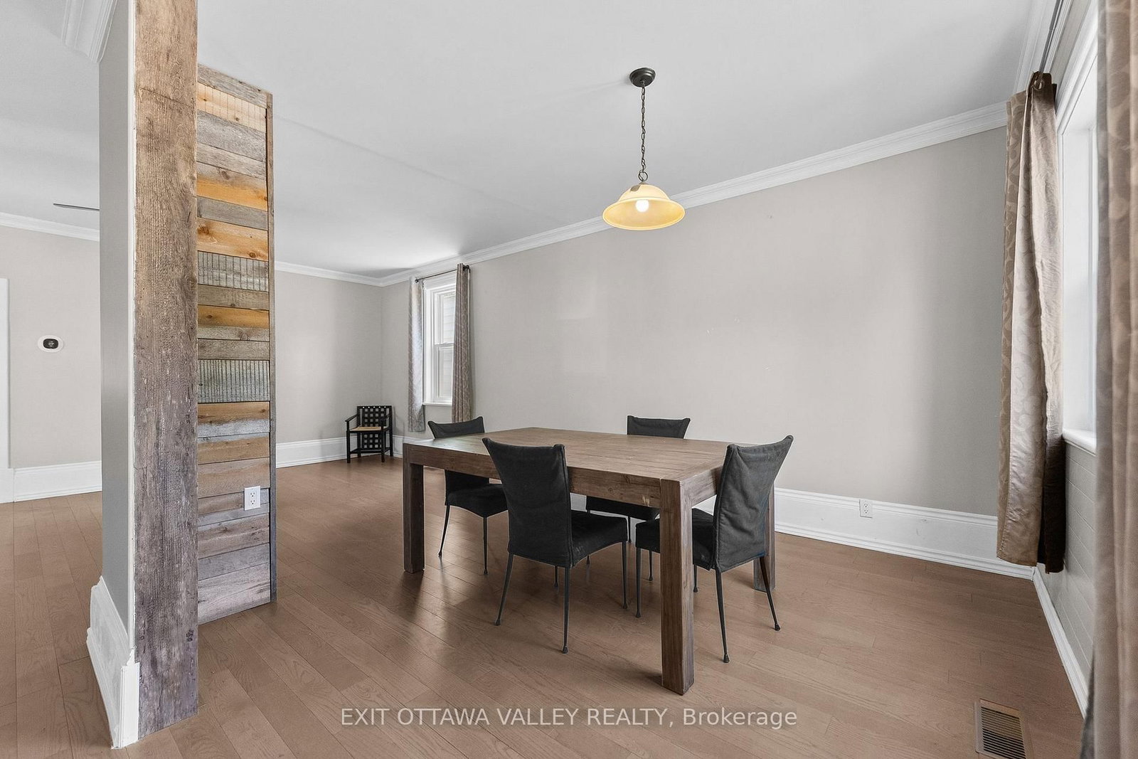 180 Mary Street • Pembroke, ON photo 9