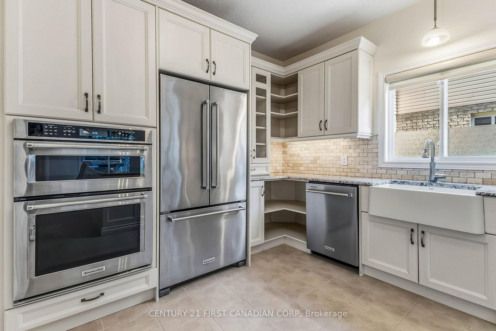 1223 Thornley Street • London South, ON photo 18